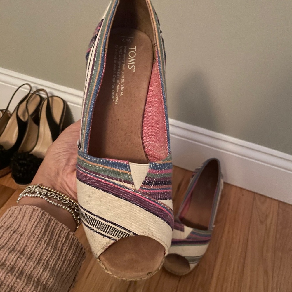 Tom’s platform shoes